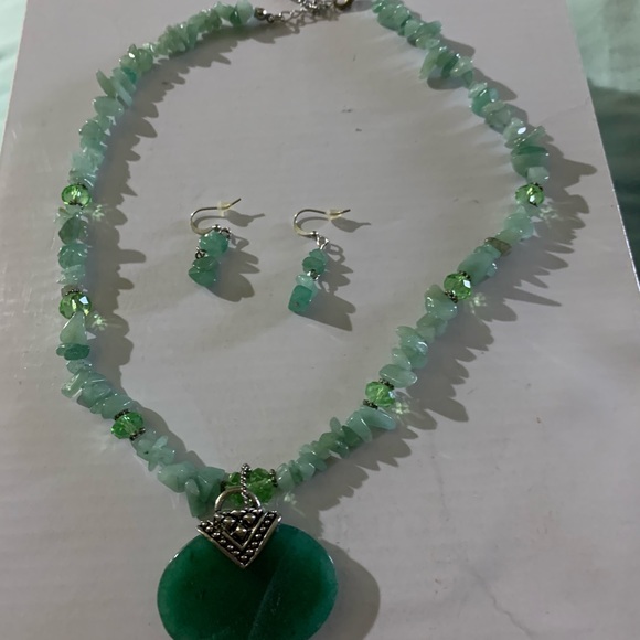 Set of earrings and necklace - Picture 2 of 6